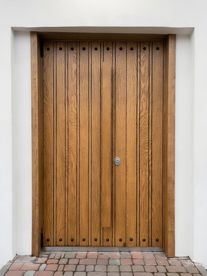 Дверь с МДФ и бугельной ручкой Дверь с МДФ и бугельной ручкой