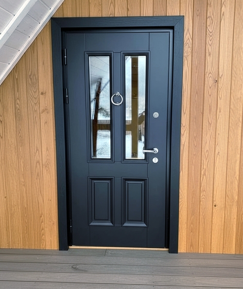 С двумя стеклами и кнокером С двумя стеклами и кнокером